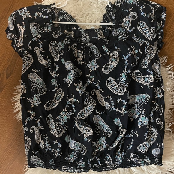 Beautiful navy paisley top - Picture 5 of 5